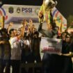 Lanto FC berhasil mengukuhkan diri sebagai “Sang Juara Sejati” setelah sukses mempertahankan takhta mereka dua tahun berturut-turut di ajang Bupati Cup 2025. Dok.Prokopim.