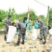 Aksi bersih bersih pantai semua instansi di Nunukan pada Prolasi untuk kepedulian kebersihan laut, Jumat (15/8/2025).