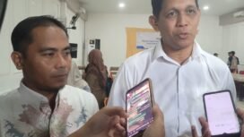 Ketua Tim Seleksi KPID Kaltara, Jupri, melakukan sosialisasi dibukanya pendaftaran Komisioner KPID Kaltara, di Cafe Sayn Nunukan, Jumat (29/8/2025).