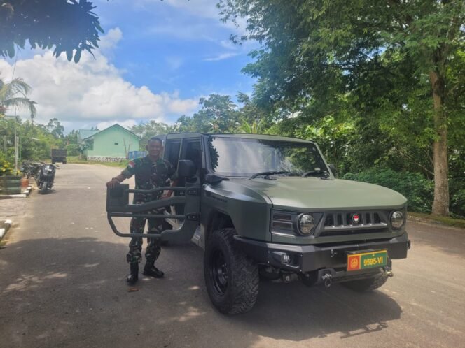 
					Dandim 0911 Nunukan, Letkol Inf Tony Prasetyo menjajal Rantis Maung di Makodim, Selasa (19/8/2025).