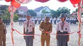 Sambut peserta pendidikan dan pelatihan Pasukan Pengibar Bendera (Paskibra) Nunukan 2025, Badan Kesatuan Bangsa dan Politik (Bakesbangpol) Nunukan, menggelar Upacara Tantingan, di halaman Mess BKPSDM Nunukan, Senin (4/8/25). Dok.Prokopim.