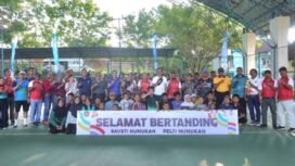 Foto bersama para perserta pertandingan Tenis Lapangan dalam rangka memeriahkan Hari Ulang Tahun ke-80 Kemerdekaan Republik Indonesia, Jumat (29/8/2025). Dok.Prokopim.