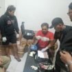 Petugas melakukan narkotes, memastikan 5 paket ekstasi sebanyak 490 butir yang diamankan di Jalan Iskandar Muda, Nunukan Barat, Minggu (31/8/2025). Dok.BNNK Nunukan.