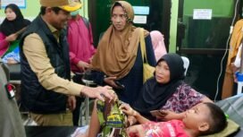 Bupati Nunukan, Irwan Sabri melihat langsung kondisi puluhan anak di Sebatik yang diduga keracunan menu MBG, Rabu (30/9/2025).