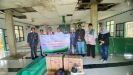 PT Pegadaian Cabang Nunukan, Kalimantan Utara, membantu renovasi Masjid Al Huda, yang merupakan salah satu masjid tertua di wilayah Nunukan Selatan, Kamis (4/9/2025). Dok.Pegadaian.