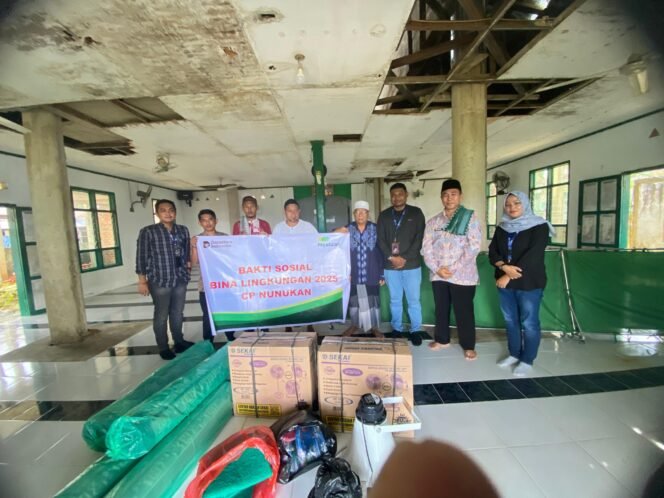 
					PT Pegadaian Cabang Nunukan, Kalimantan Utara, membantu renovasi Masjid Al Huda, yang merupakan salah satu masjid tertua di wilayah Nunukan Selatan, Kamis (4/9/2025). Dok.Pegadaian.