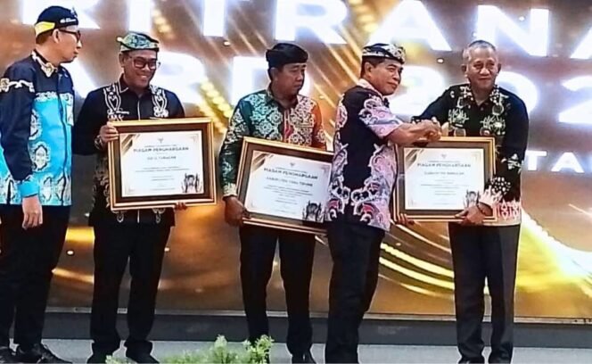 
					Kabupaten Nunukan, Kalimantan Utara, menerima penghargaan Paritrana Award dari BPJS Ketenaga Kerjaan, Kamis (11/9/2025). Dok.Prokopim.