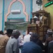 Imam Masjid Al Azka Nunukan, Ustadz Yahya Al Betawy saat memberikan khutbah pasca sholat gerhana bulan, Minggu (8/9/2025).