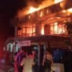 Kebakaran rumah dua lantai di Pulau Sebatik, Sabtu (18/9/2025) tengah malam. Dok.Disdamkar Nunukan.