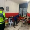 Iqbal (23) warga Jalan Teuku Umar, Nunukan Tengah dalam perawatan Puskesmas pasca kecelakaan Rabu (24/9/2025) di Jalan TVRI. Iqbal diduga berkendara sambil main Hp sehingga menabrak pikap yang terparkir di sisi jalan. Dok.Satlantas Polres Nunukan.