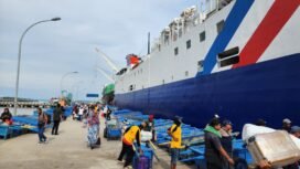 KM Pantokrator saat bersandar di Pelabuhan Tunon Taka, Nunukan. Dok.Dwi.
