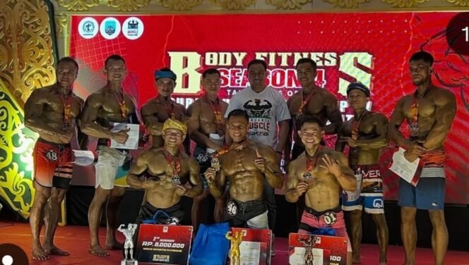 
					Para atlet yang berlaga di Benuanta Muscle Fighter di Tarakan, Minggu (19/10/2025).