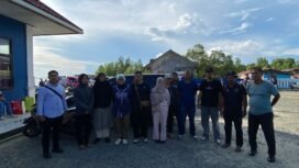 8 WN Malaysia diamankan Imigrasi karena melintas ilegal demi makan bakso di Sebatik, Senin (21/10/2025). Dok.Imigrasi Nunukan.