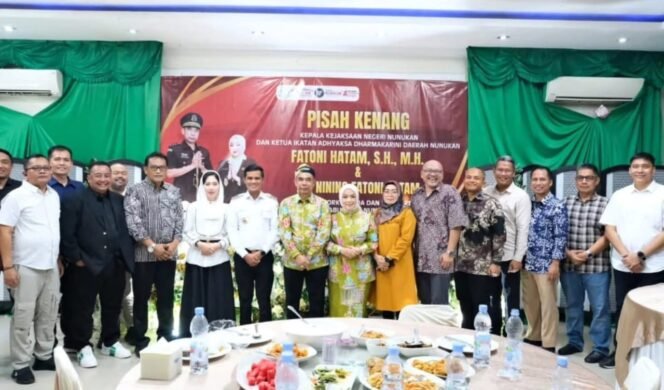 
					Bupati Nunukan, Irwan Sabri menghadiri acara pisah kenang Kajari Nunukan Fatoni Hatam di Resto Lanflin, Rabu (22/10/2025). Dok.Pemkab Nunukan.