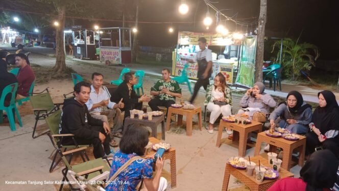 
					Diskusi ringan NPCI Kaltara bersama KND RI dan Anggota Komisi 7 DPR RI yang difasilitasi Yayasan Faqih Hasan Center, di angkringan Kota Tanjung Selor. Dok.NPCI Kaltara.