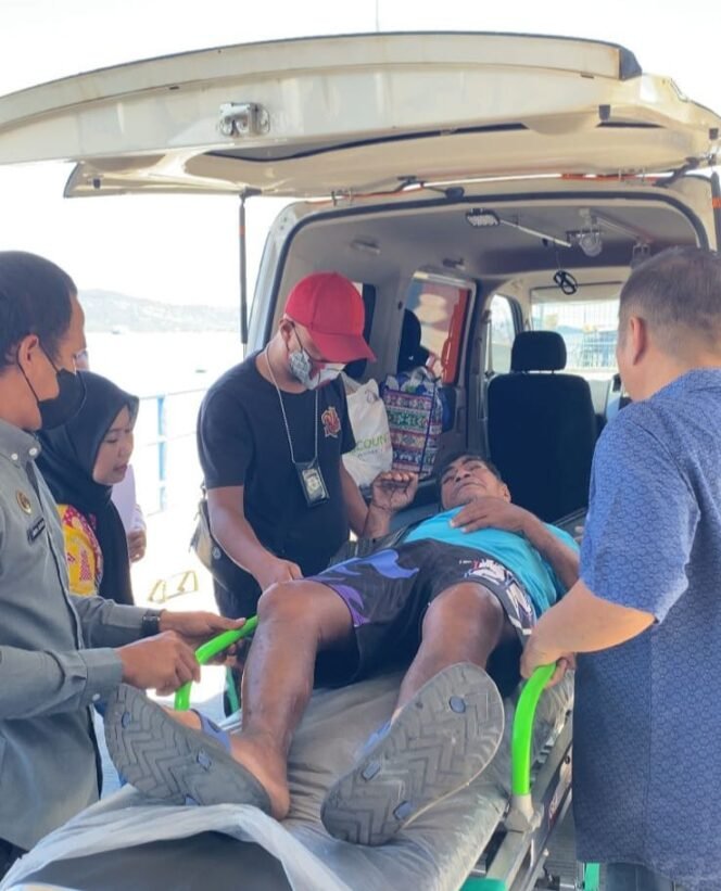 
					Yohanis Ilin (48) PMI Malaysia asal NTT direpatriasi melalui Pelabuhan Tunon Taka, Nunukan karena mengalami sesak nafas dan pembengkakan kaki. Sabtu (25/10./2025). Dok. Edy.