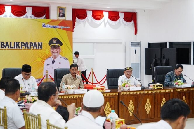 
					Rapat Koordinasi dan Sinergi Program 1 Juta Rumah Perkotaan untuk Wilayah Kalimantan di Balikpapan, Kalimantan Timur Rabu (15/10/2025). Dok.Biro Adpim Kaltara.