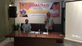 Anggota DPRD Nunukan, Adama, mensosialisasikan Perda Nomor 4 Tahun 2019 tentang Pengelolaan Sampah, Kamis (9/10/25) di Café A3 Nunukan. Dok.DPRD Nunukan.