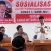 Anggota DPRD Nunukan, Andi Yakub mensosialisasikan Peraturan Daerah (Perda) Nomor 5 Tahun 2021 tentang Kawasan Tanpa Asap Rokok, di Aula Yayasan Al Huda, Kecamatan Sebatik Timur. Dok.DPRD Nunukan.