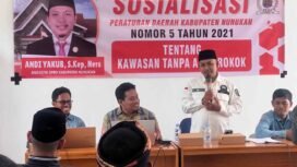Anggota DPRD Nunukan, Andi Yakub mensosialisasikan Peraturan Daerah (Perda) Nomor 5 Tahun 2021 tentang Kawasan Tanpa Asap Rokok, di Aula Yayasan Al Huda, Kecamatan Sebatik Timur. Dok.DPRD Nunukan.