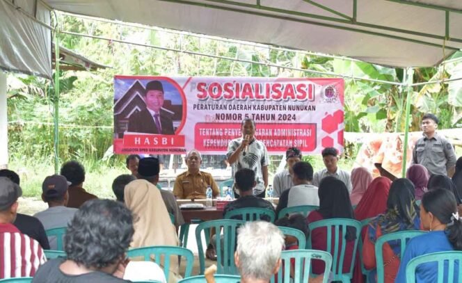 
					Anggota DPRD Nunukan, Hasbi, saat Sosialisasi Perda (Sosper) Perda Nomor 5 Tahun 2024 tentang Penyelenggaraan Administrasi Kependudukan dan Pencatatan Sipil, di Seimangkadu, Nunukan Selatan. Dok.DPRD Nunukan.