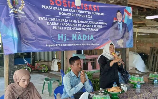 
					Anggota DPRD Nunukan, H.Nadia mensosialisasikan Peraturan Daerah (Perda) Nomor 26 Tahun 2025 tentang Tata Cara Kerjasama Badan Layanan Umum Daerah (BLUD) di Puskesmas. Rabu (8/10/2025) di Desa Aji Kuning, Sebatik. Dok.DPRD Nunukan.