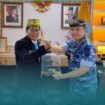 Gubernur Kaltara, Zainal Arifin Paliwang saat menyambut kedatangan Danlanud Anang Busro yang baru Marsma TNI Andreas Ardianto Dhewo, di Tanjung Selor, Bulungan, Jumat (24/10/2025). Dok.Biro Adpim.