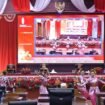 Tarian kolaborasi yang menjadi pesan menjaga persatuan dan kesatuan ditampilkan ciamik sebagai pembuka Rapat Paripurna HUT 26 Nunukan, Minggu (12/10/2025). Dok.Pemkab Nunukan.