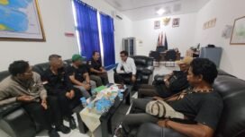 Keluarga Korban laka speed boat yang tewas dalam insiden kecelakaan di perairan Haji Putri mendatangi KSOP Nunukan, meminta kejelasan dan tanggung jawab pemilik SB Borneo Eskpress 02.