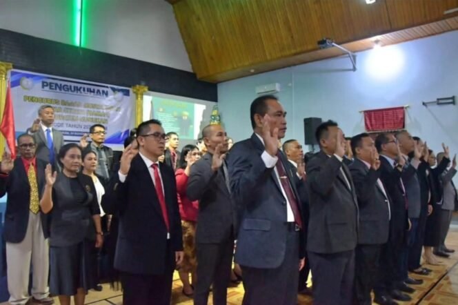 
					Pengukuhan Pengurus Badan Musyawarah antar Gereja (BAMAG) Kabupaten Nunukan Periode 2025 – 2028, di Gereja Bethel Tabernakel (GBT) Sola Gratia, Senin (24/11/2025). Dok.Prokopim.