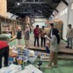 BAPANAS bersama Polisi mengecek stok dan harga beras di Kabupaten Nunukan untuk memastikan stabilitas pangan di perbatasan RI - Malaysia. Dok.Polres Nunukan.