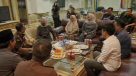 Anggota DPRD Nunukan, menerima kunjungan Kepala Kejaksaan Negeri (Kajari) Nunukan, Burhanuddin, S.H, Kamis (30/10/2025). Dok. Sekretariat DPRD Nunukan.
