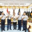 Gubernur Kalimantan Utara (Kaltara) Dr. H. Zainal A Paliwang, S.H., M.Hum., beraudiensi dengan Kepala Staf Angkatan Udara (KSAU), Marsekal TNI M.Tonny Harjono, S.E., M.M., di Jakarta, Rabu (5/11/2025). Dok.Biro Adpim Kaltara.