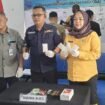 Jumpa pers pengungkapan 250 gram narkoba oleh BNNK Nunukan. Laki laki bernama H, diamankan di parkiran pelabuhan Tunon Taka, Rabu (12/11/2025) sore.