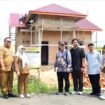 Direktorat Dana Transfer Umum (Dit. DTU) Jack Subarja beserta rombongan dari Kementrian Keuangan, melakukan monitoring pembangunan di Pulau Sebatik, Nunukan, Kaltara, Selasa (4/11/2025). Dok.Prokopim.