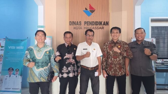 
					Komisi 2 DPRD Kabupaten Nunukan, Kalimantan Utara, berkunjung ke Dinas Pendidikan Kota Makassar, Sulawesi Selatan, untuk mempelajari implementasi pembelajaran mendalam yang mulai diterapkan di berbagai satuan pendidikan, Rabu (13/11/2025). Dok.Sekretariat DPRD Nunukan.