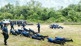 Petugas Damkar melakukan latihan fisik untuk menunjang tugas pelayanan masyarakat di lapangan. Dok.Disdamkar.
