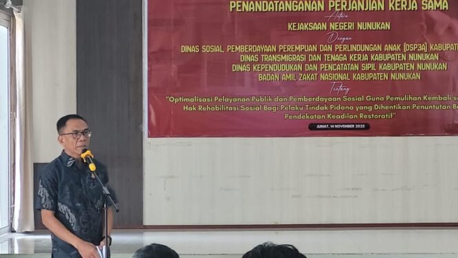 
					Kajari Nunukan, Burhanuddin menuturkan latar belakang Perjanjian Kerja Sama bersama OPD Pemkab Nunukan untuk penyelesaian perkara di luar pengadilan, Jumat (14/11/2025).