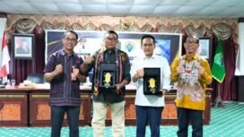 Rakor Pembangunan Perbatasan bersama Direktur Penyerasian Pembangunan Daerah Khusus Ditjen Percepatan Pembangunan Daerah Tertinggal, Dr. Sumarlan, S.Pd., M.Si, dan Kepala BPJN Kalimantan Utara, Tri Bakti Mulyanto, ST, MT. Dok.Prokopim.