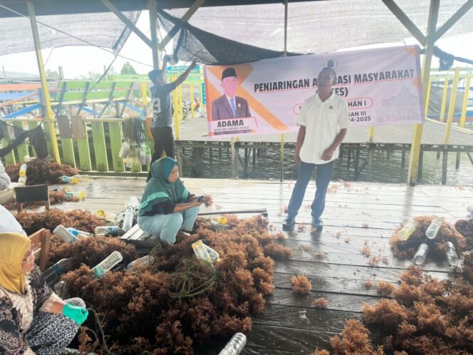 
					Anggota DPRD Nunukan, Adama, saat melakukan reses di Pangkalan Haji Muhtar, Nunukan Timur. Dok.Adama.
