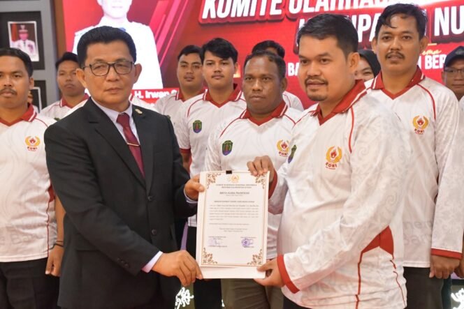 
					Pelantikan Ketua KONI Nunukan, Muhammad Yasin oleh Ketua KONI Kaltara, M.Nasir, Sabtu (22/11/2025). Dok.KONI Nunukan.