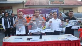 Pers rilis pengungkapan perkara penggelapan 11 mobil rental di Wilkum Polres Tarakan. Dok.Polres Tarakan.