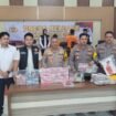 Jumpa Pers kasus dugaan korupsi Koperasi PNS Nunukan, Rabu (31/12/2025). Polisi menyita Rp 1,2 miliar dari kasus dengan kerugian negara sebesar Rp 12,7 miliar.