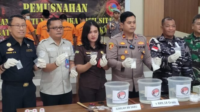 
					Ilustrasi : Pemusnahan narkoba di Mapolres Nunukan bersama unsur Forkopimda.