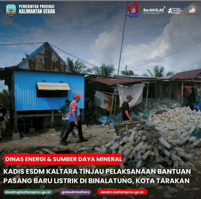 
					Kepala Dinas Energi dan Sumber Daya Mineral (ESDM) Provinsi Kalimantan Utara, Ir. Yosua Batara Payangan, S.T., M.Si., melakukan monitoring Bantuan Pasang Baru Listrik (BPBL) di Binalatung RT.14, Kelurahan Pantai Amal, Kecamatan Tarakan Timur, Kota Tarakan, Minggu (30/11/2025). Dok.ESDM Kaltara.