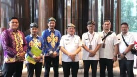 Wakil Gubernur Kaltara, Ingkong Ala, menandatangani Berita Acara Serah Terima (BAST) dan Naskah Hibah Barang Milik Negara (BMN), dari Kementerian ESDM, di Jakarta, Rabu (3/12/2025). Dok.ESDM Kaltara.