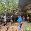 Pemerintah Provinsi Kalimantan Utara (Kaltara) bersiap mengambil langkah tegas terhadap aktivitas penambangan Galian C, terutama yang berada di kawasan bentang alam Karst yang memiliki nilai geologi tinggi dan fungsi ekologis vital. Dok.Dinas ESDM Kaltara.