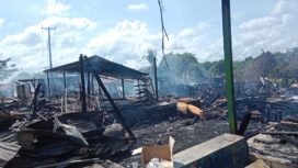 Puing bekas kebakaran 5 rumah warga di pedalaman Sebuku, Nunukan, Senin (15/12/2025). Dok.Disdamkar Nunukan.