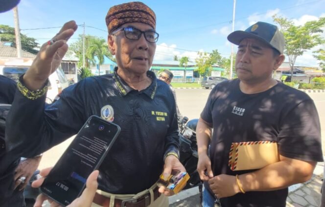 
					Ketua Masyarakat Adat Tidung, Yusuf, ditemui wartawan pasca pertemuan membahas laka speed boat yang menewaskan dua orang di perairan Haji Putri. Kasus ini diserahkan ke Lembaga Adat. Senin (15/12/2025).
