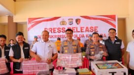 Jumpa pers pengumuman 6 nama tersangkan pelaku korupsi kredit fiktif di BPD Kaltimtara, dua diantaranya eks Kepala Cabang. Kasus ini mengakibatkan kerugian negara sebesar Rp 208 miliar. Dok.Polda Kaltara.